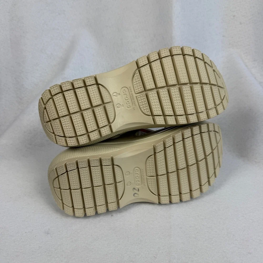 New Crocs Mega Crush Sandal Bone Platform Lug Sole Mens 7 Womens 9 Summer Cream